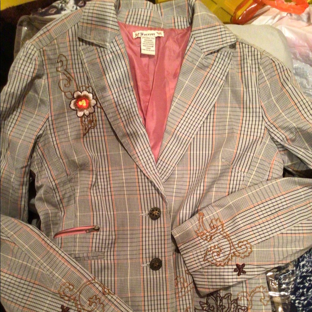 NWOT Beautiful embroidered jacket plaid